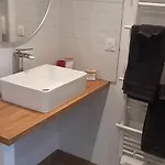 Atelier Des Reves, Pour Deux Personnes Avec Pres De La *