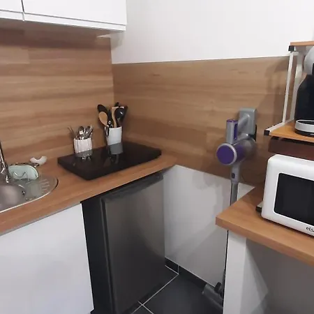 Ferienhaus Atelier Des Reves, Pour Deux Personnes Avec Pres De La *