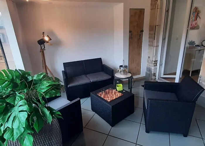 Atelier Des Rêves, Pour Deux Personnes Avec Près De La *